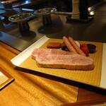 せんなり亭　心華房 - 焼かれる前、上ロースですよ★上ロースステーキコース（5800円税込）