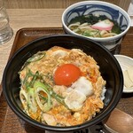 うどん王 - 親子丼セット ミニうどん付き(930円)