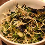 焼肉 ゆかわ - 貝割れサラダ