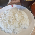 肉の万世 - ライス、旨いねぇー 数ヶ月ぶりにおかわり発動しちゃったよ… 今日は一日、ちと食いすぎて就寝前の空腹時血糖値が125だったよ…