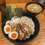 究極のにぼし味噌らーめん 人間ばんざい - つけ麺