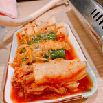 冨味屋 - キムチ盛り合わせ