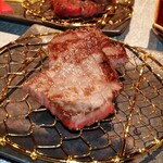 WAGYU YAKINIKU IBUSANA - ウチモモ焼き