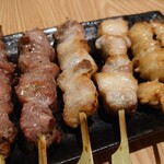 活〆鮮魚と炭火焼鳥 伊勝苑　 - カシラ・豚バラ・ボンジリ