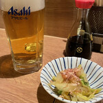 Robata Daibou - 生ビールとお通しの白菜