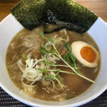 麺処 とみや - 豚骨しょうゆラーメン(700円)