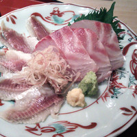 高瀬 - 刺身二点盛りのネタは、活いさきと〆いわしです。