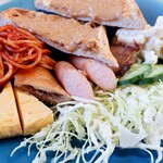 弁当・軽食 花 - サラダ・スパ・ウィンナー・チャーシュー・玉子焼き