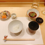 しんせん 割烹 佐乃家 - 釜炊き立てご飯と小鉢、おすまし、