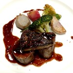 ビストロ　アギャット - 蝦夷鹿シキンボのロースト　フランス産トリュフのソース