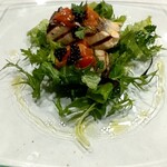 ビストロ　アギャット - 鰆のコンフィとホタテのグリル有機野菜サラダ仕立て