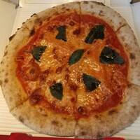 スプレンディード - チーズもトマトもバジルまでもおいしいマルゲリータ