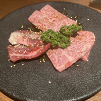 個室焼肉ITADAKI 馬車道 - 極みのハラミ＆本日の黒毛和牛２種　タレ