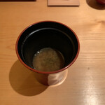 鮨 さかい - ボタンエビとアラでお出汁をとったお味噌汁