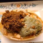 道人 - ②こっぺ蟹(正式名:ずわい蟹、雌)(京都府京丹波網野産)
      身の穏やかな甘み、蟹味噌のコクと微かな苦み、蟹味噌が絡んだ内子のしっかりした旨みと甘み、それらが渾然一体とした濃い蟹の旨みが強い印象を残します