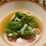 道人 - ⑫鴨(新潟県産)、鴨つくね(鴨肉&山芋&白味噌)、九条葱(京都府産)、淀大根(京都府産)の鴨鍋
      鴨肉の濃厚な旨み、九条葱のシャキ感とシナッとした食感、つくねのフワフワ感、出汁の染み込む旨み、至福です