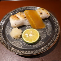 馳走 啐啄一十  - 炭火焼き真名鰹(広島県倉橋産、2.5kg)、大根おろし&酢橘添え 、自家製唐墨(兵庫県坊勢産)