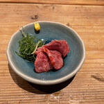 かまど焼 NIKUYOROZU - 純生 和牛肉刺しの小皿