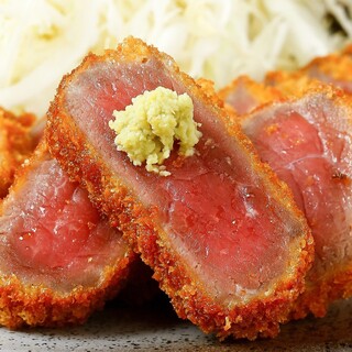 The famous soft and juicy Beef Cutlet! You can enjoy set meals during the day and at night.