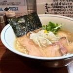 麺処 びぎ屋 - 特製「ゆず香る白醤油らーめん」