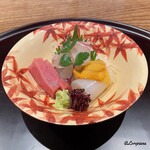 日本料理 とくを - 明石産の天然真鯛､那智勝浦産の天然本鮪のトロ､剣先烏賊の海胆載せ