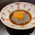 日本料理 とくを - 丹波黒豆を使った生湯葉の生海胆載せ