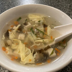 天鴻餃子房 - スープ