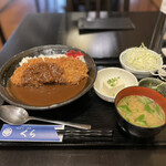 Tonkatsu Shusai Kura - 冷奴、漬物、キャベツ、味噌汁付き