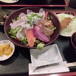 Osakana Dainingu Hiro - 海鮮丼