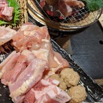 Wabi sabi - 鶏の色んな部位、肉団子、豚・ベーコン、牛肉と乗ってました(^^)