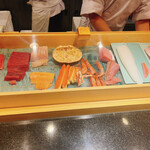 京極寿司 - ネタがカウンターに