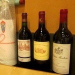 お客様からのいただき物という、20年前のビンテージワイン！コチラの常連さんは、流石だ！