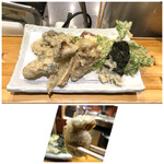 Tempura To Sakana Umino - ＊牡蠣は大きくは無いですけれど5粒、サツマイモ、菊菜、海苔、牛蒡、しめじなど。 揚げたてですので普通に美味しい。