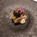 キャビア、アオリイカをカッペリーニ風に敷いて