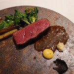 レミニセンス - 肉：蝦夷鹿、八丁味噌と黒にんにく出汁ソース、卵黄辛子