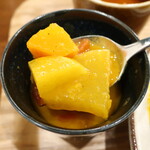 Soumya's Kitchen - 南インドのおうちごはんプレート「ケララ州のカレーやお惣菜盛りだくさんのプレートです」（サンバル）※大根，ニンジン