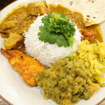 Soumya's Kitchen - 南インドのおうちごはんプレート「ケララ州のカレーやお惣菜盛りだくさんのプレートです」