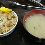 かき焼き わたなべ - かきご飯・味噌汁