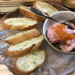 ダイニング 一歩 - トロ＆とびっこガーリックバケット　だったかな？