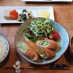 麻倉 - 『アスパラとハムチーズの春巻き』(税込み900円)