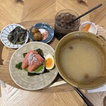 農家の息子がつくる食堂 さんかくとまる - 