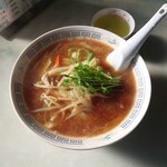 カトリ食堂 - 味噌ラーメン　750円　配膳時の画像