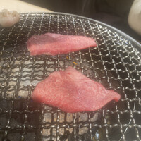 牛刺しと焼肉 仔虎 クリスロード店 - 