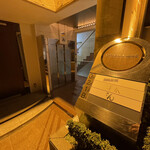 美会 - ビルエントランス