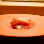 美会 - ●鮪ご飯（噴火湾）
      今回はシンプルにトリュフは遠慮しました。