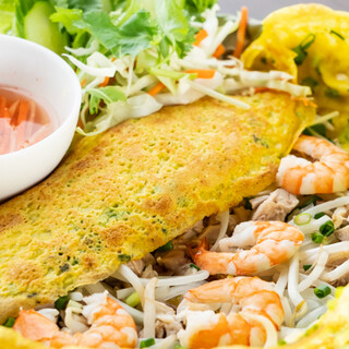 Enjoy authentic Vietnamese street food with your favorite drink