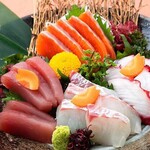 Assortment of four types of sashimi (1 serving)