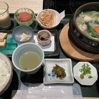 水たき料亭 博多華味鳥 ヒルトンプラザウエスト店 - 博多御膳