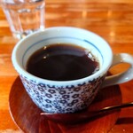 三匹の猫 - セットのコーヒー