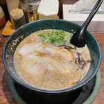 博多とんこつ 天神旗 - 老塩とんこつ